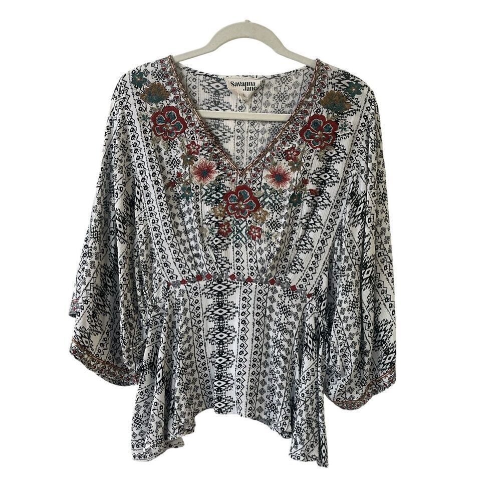 Savanna Jane pullover top embroidered accents sz Large